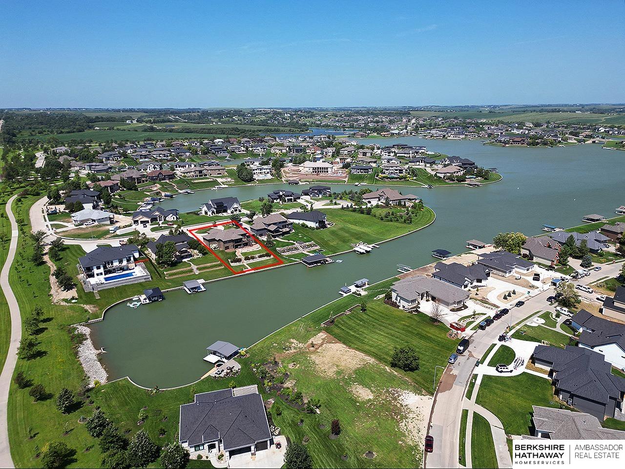 Bennington, Nebraska 68007, United States, 5 Bedrooms Bedrooms, ,5 BathroomsBathrooms,Residential,Pending,180300