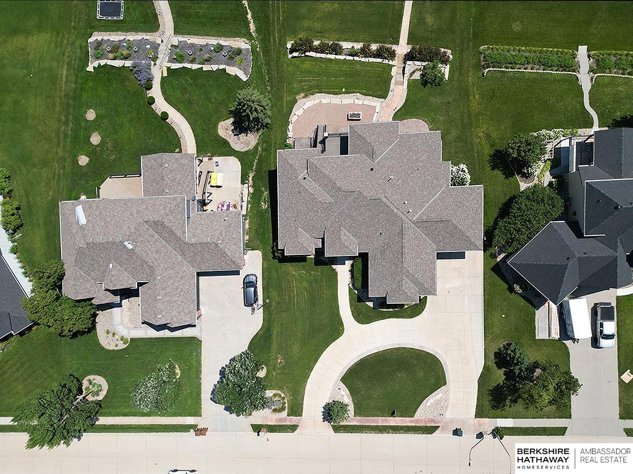 Bennington, Nebraska 68007, United States, 5 Bedrooms Bedrooms, ,5 BathroomsBathrooms,Residential,Pending,180300