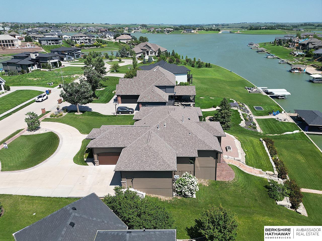 Bennington, Nebraska 68007, United States, 5 Bedrooms Bedrooms, ,5 BathroomsBathrooms,Residential,Pending,180300