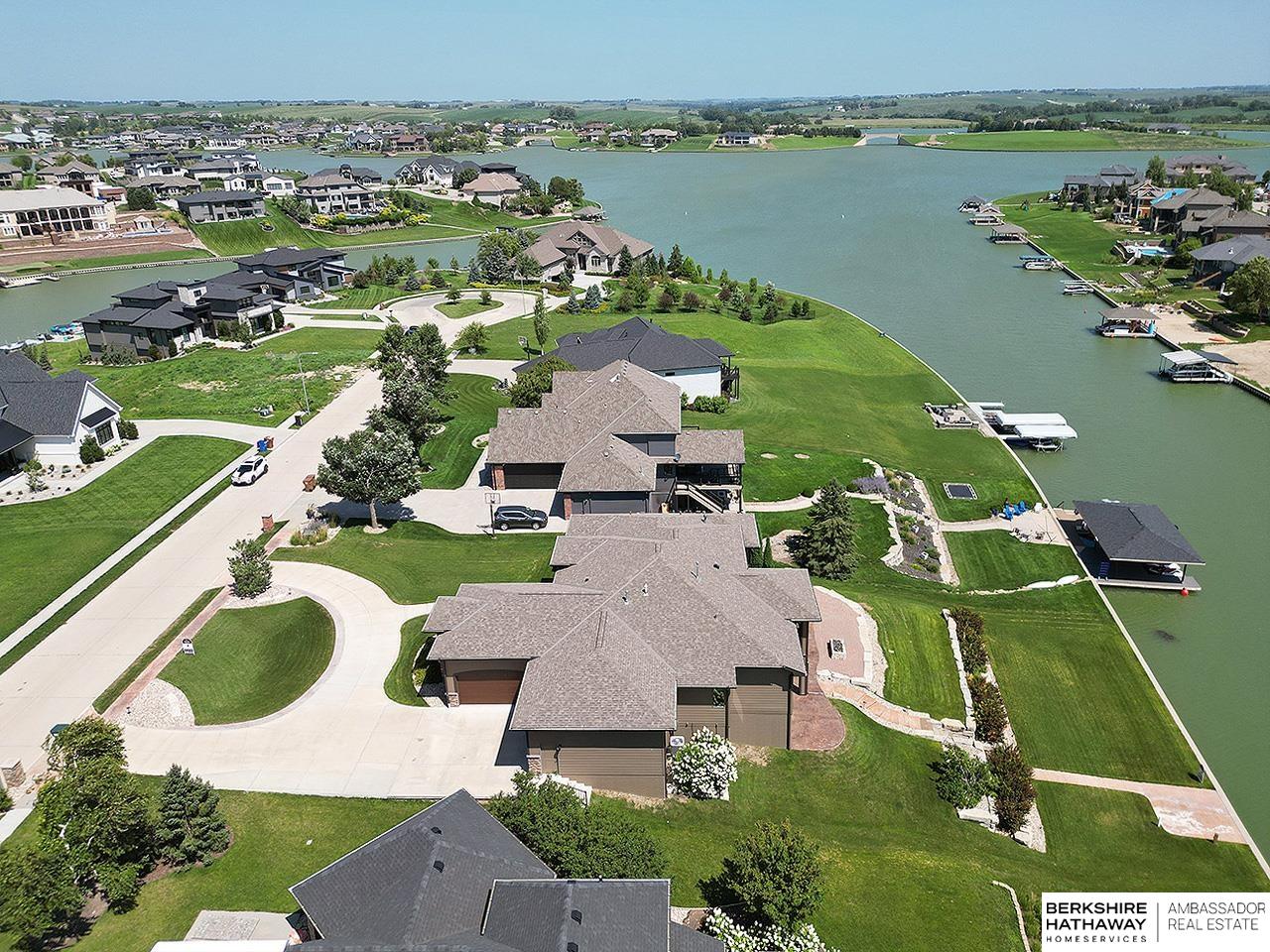 Bennington, Nebraska 68007, United States, 5 Bedrooms Bedrooms, ,5 BathroomsBathrooms,Residential,Pending,180300