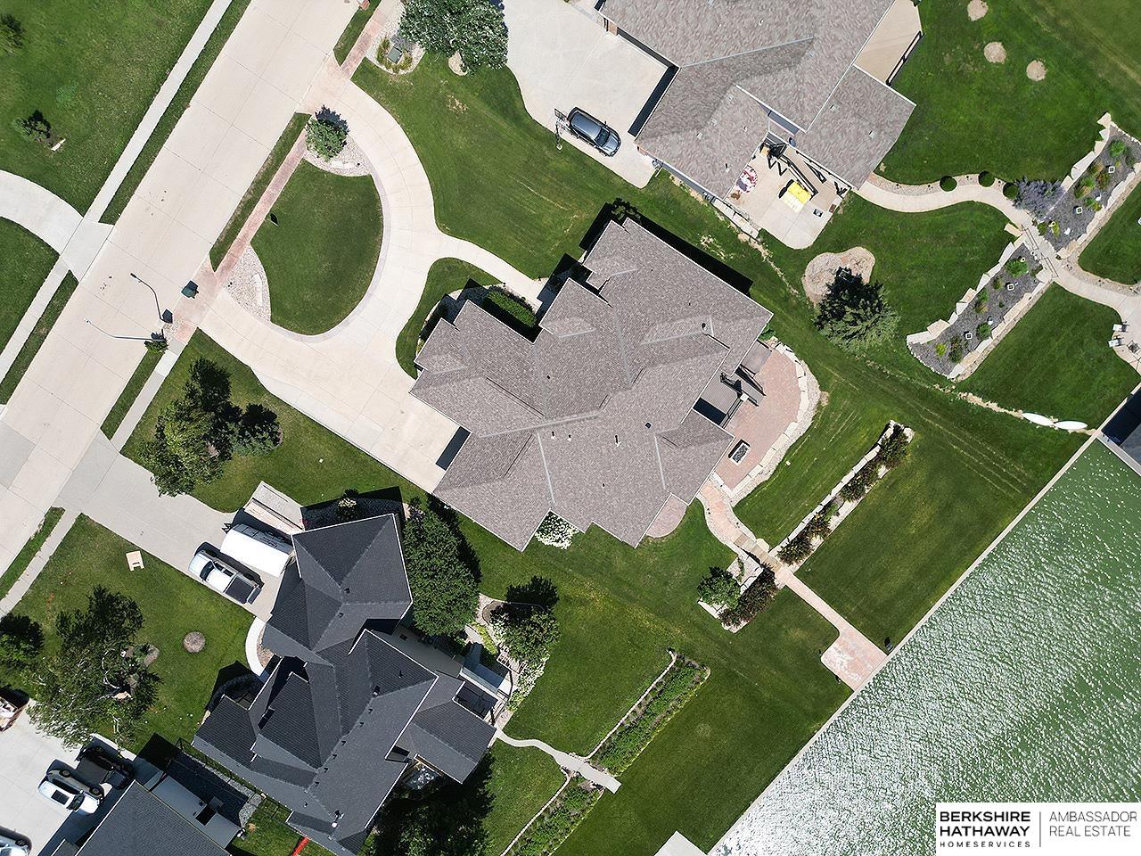 Bennington, Nebraska 68007, United States, 5 Bedrooms Bedrooms, ,5 BathroomsBathrooms,Residential,Pending,180300