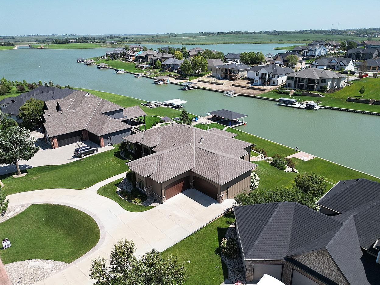 Bennington, Nebraska 68007, United States, 5 Bedrooms Bedrooms, ,5 BathroomsBathrooms,Residential,Pending,180300