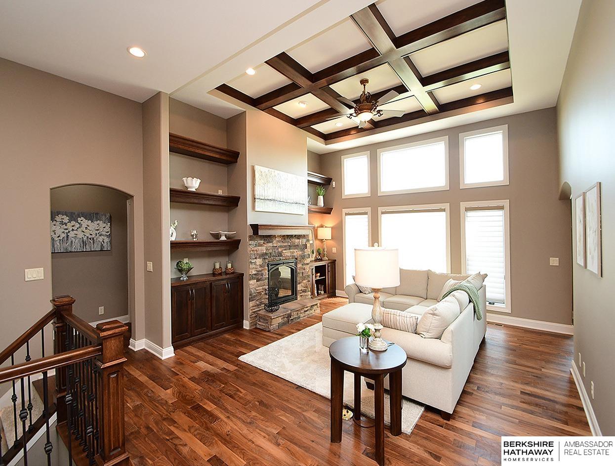 Bennington, Nebraska 68007, United States, 5 Bedrooms Bedrooms, ,5 BathroomsBathrooms,Residential,Pending,180300