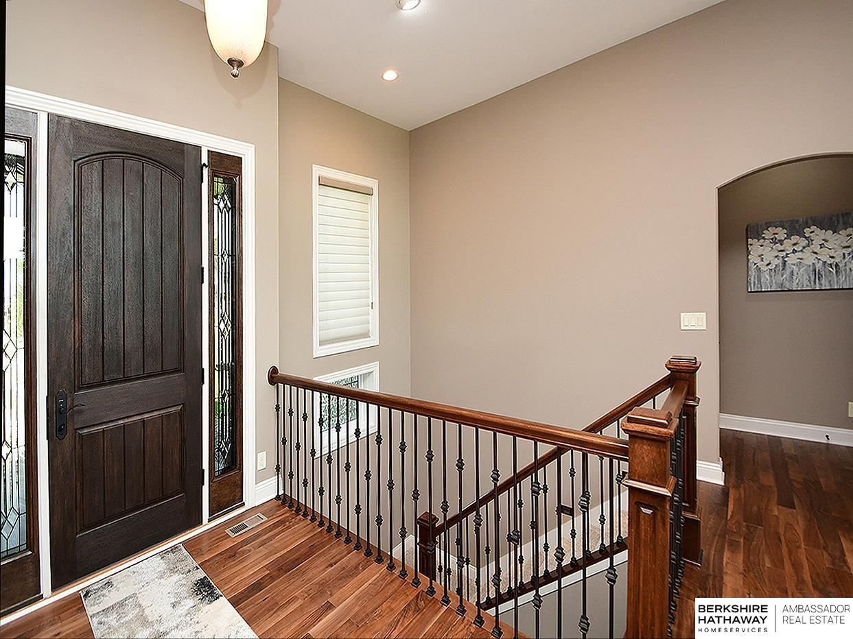 Bennington, Nebraska 68007, United States, 5 Bedrooms Bedrooms, ,5 BathroomsBathrooms,Residential,Pending,180300