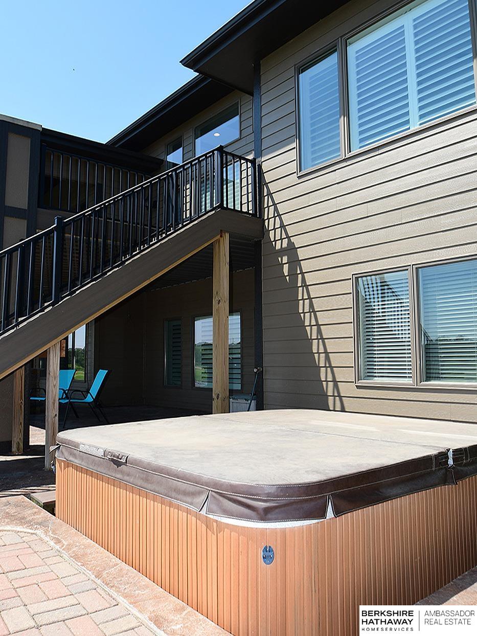 Bennington, Nebraska 68007, United States, 5 Bedrooms Bedrooms, ,5 BathroomsBathrooms,Residential,Pending,180300