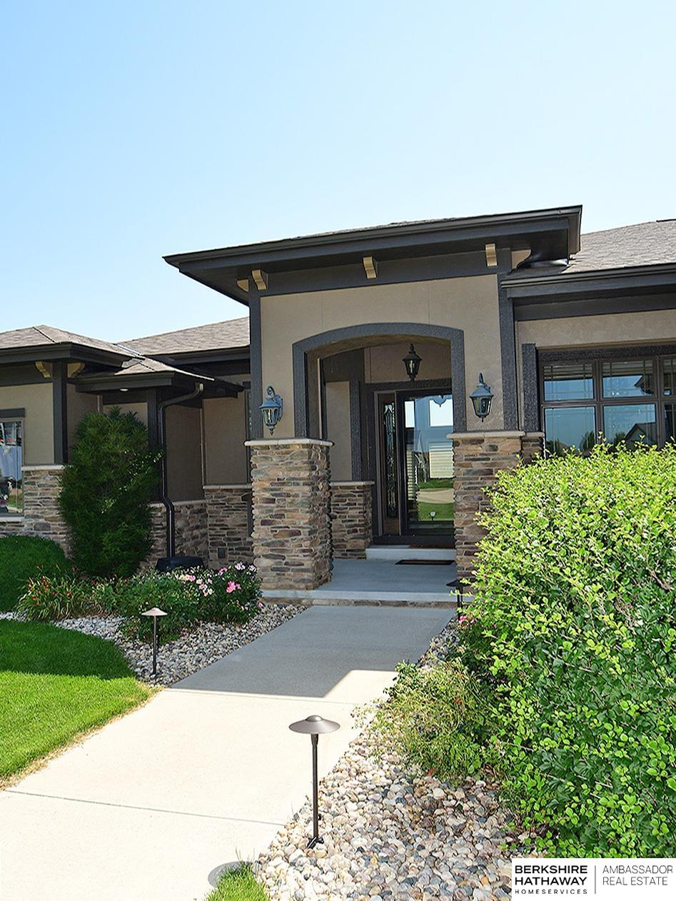 Bennington, Nebraska 68007, United States, 5 Bedrooms Bedrooms, ,5 BathroomsBathrooms,Residential,Pending,180300