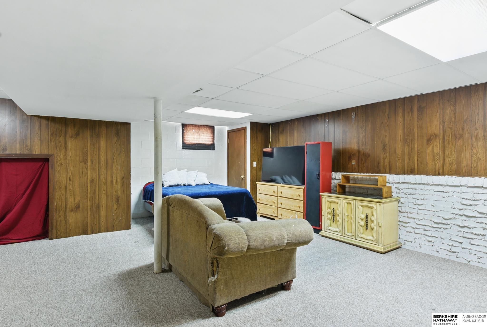 Omaha, Nebraska 68124, United States, 3 Bedrooms Bedrooms, ,2 BathroomsBathrooms,Residential,Pending,126037