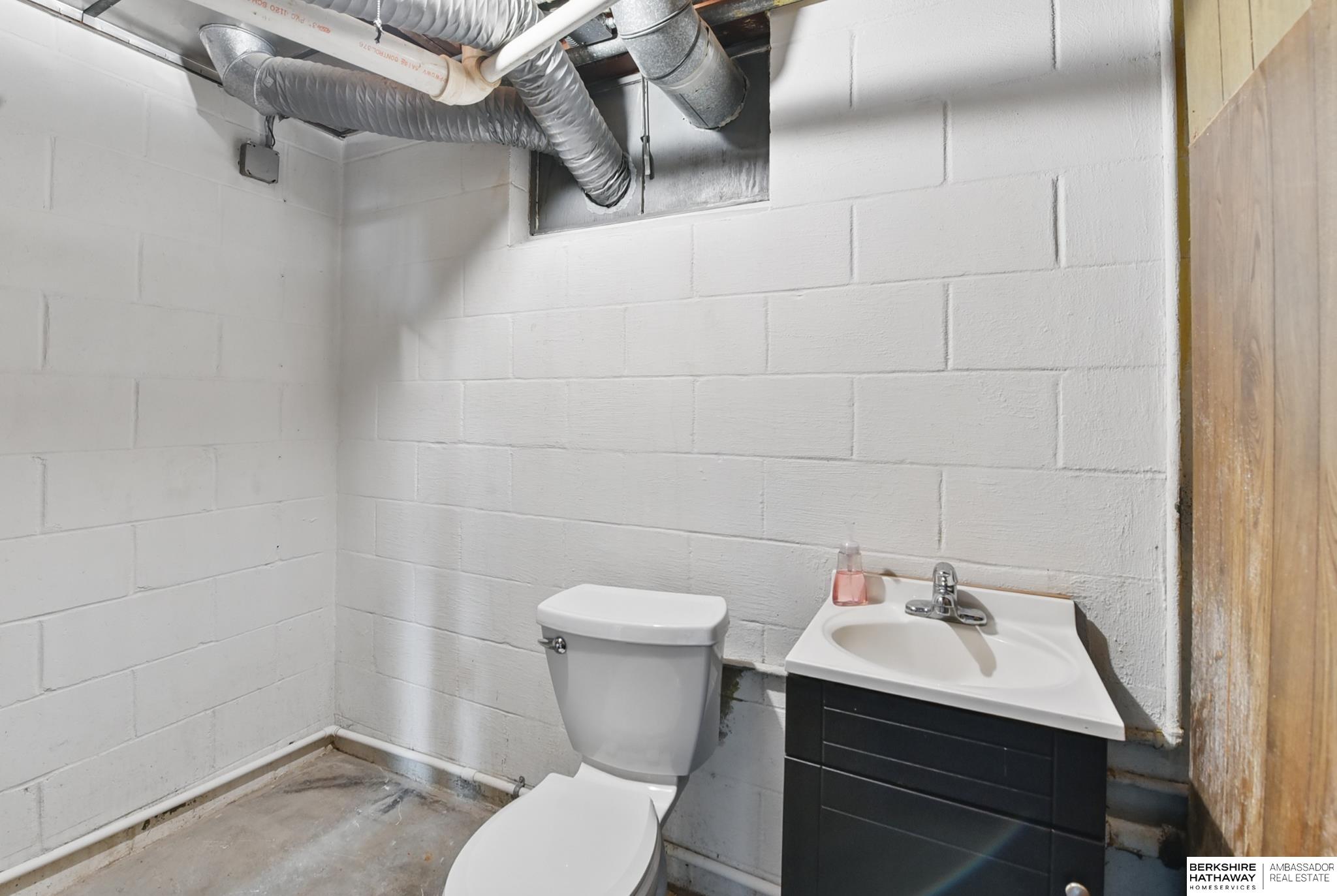 Omaha, Nebraska 68124, United States, 3 Bedrooms Bedrooms, ,2 BathroomsBathrooms,Residential,Pending,126037