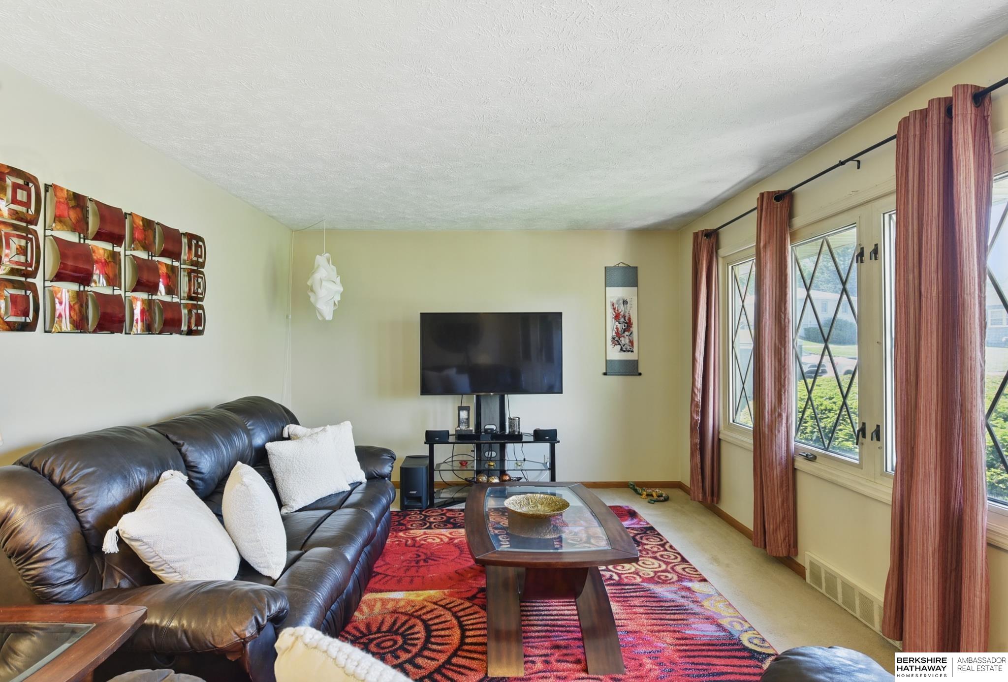 Omaha, Nebraska 68124, United States, 3 Bedrooms Bedrooms, ,2 BathroomsBathrooms,Residential,Pending,126037