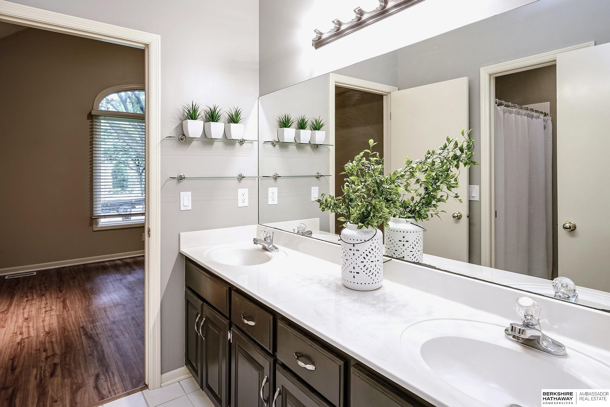 Omaha, Nebraska 68137, United States, 3 Bedrooms Bedrooms, ,3 BathroomsBathrooms,Residential,Active,147502