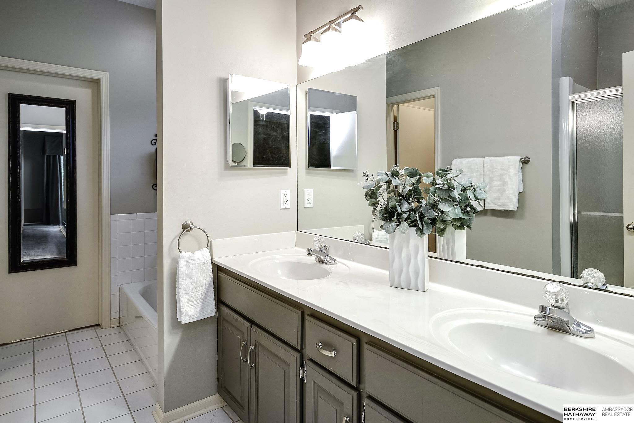 Omaha, Nebraska 68137, United States, 3 Bedrooms Bedrooms, ,3 BathroomsBathrooms,Residential,Active,147502