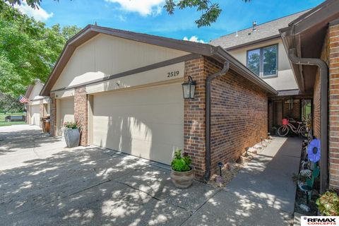 Photo of 2519 Winding Way, Lincoln, NE 68506 (MLS # 22619074)
