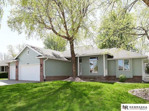 Photo of 20911 Hampton Circle, Gretna, NE 68028 (MLS # 22615596)