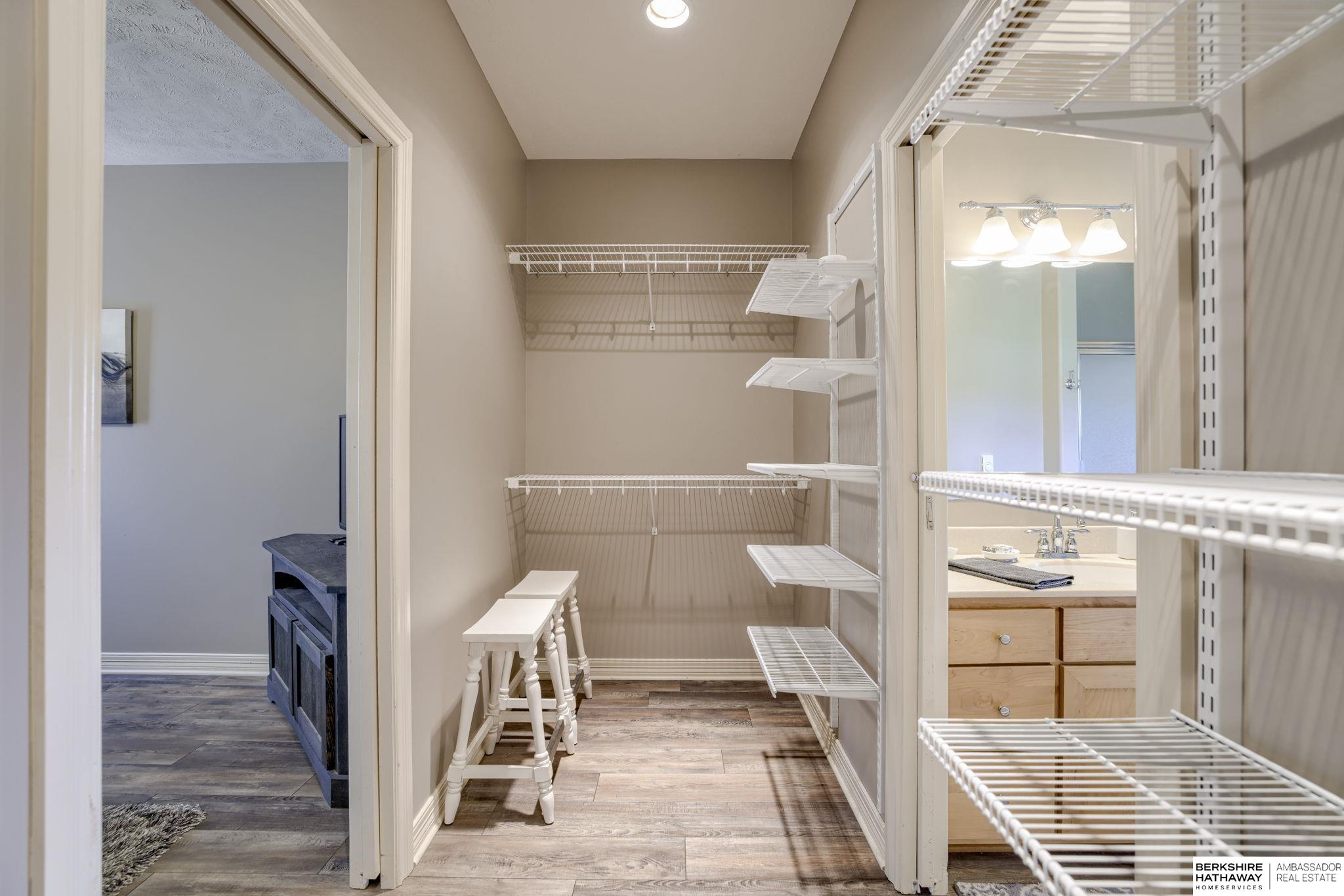 Nehawka, Nebraska 68413, United States, 4 Bedrooms Bedrooms, ,4 BathroomsBathrooms,Residential,Active,191746