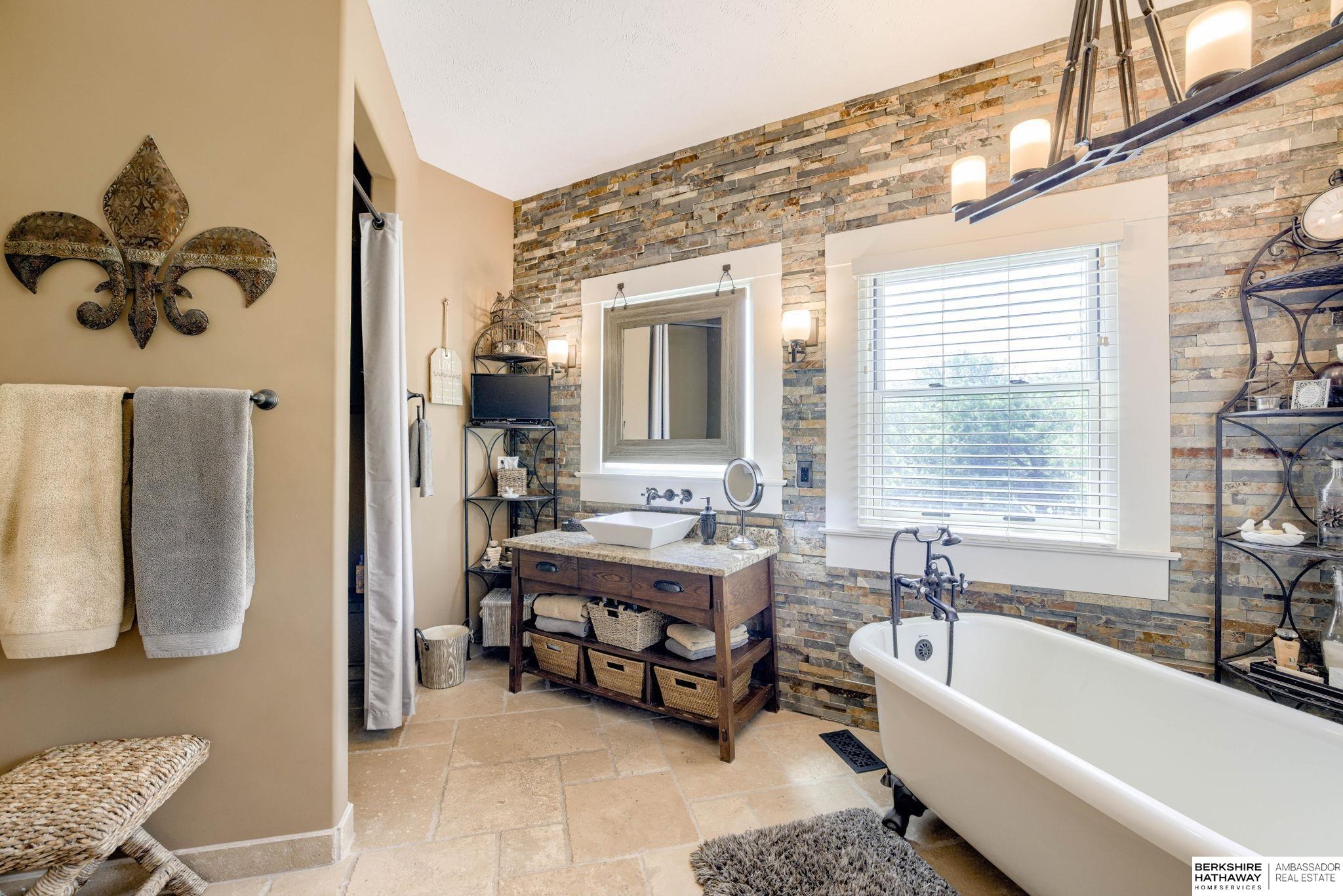 Nehawka, Nebraska 68413, United States, 4 Bedrooms Bedrooms, ,4 BathroomsBathrooms,Residential,Active,191746