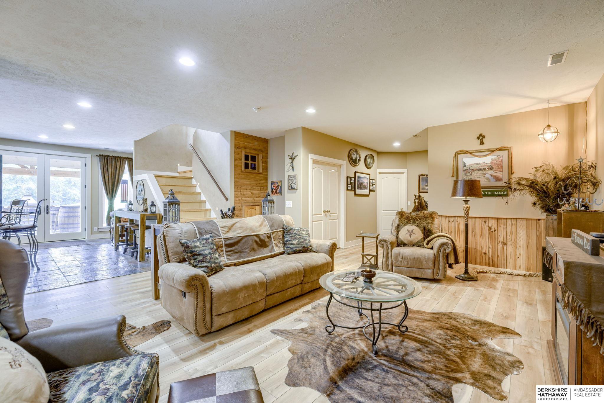 Nehawka, Nebraska 68413, United States, 4 Bedrooms Bedrooms, ,4 BathroomsBathrooms,Residential,Active,191746