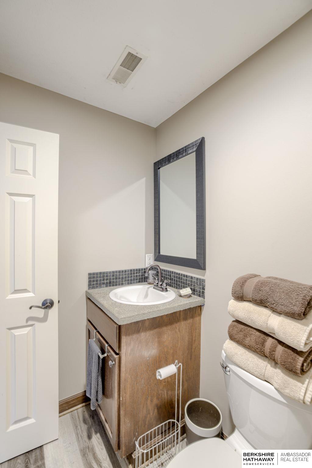 Nehawka, Nebraska 68413, United States, 4 Bedrooms Bedrooms, ,4 BathroomsBathrooms,Residential,Active,191746