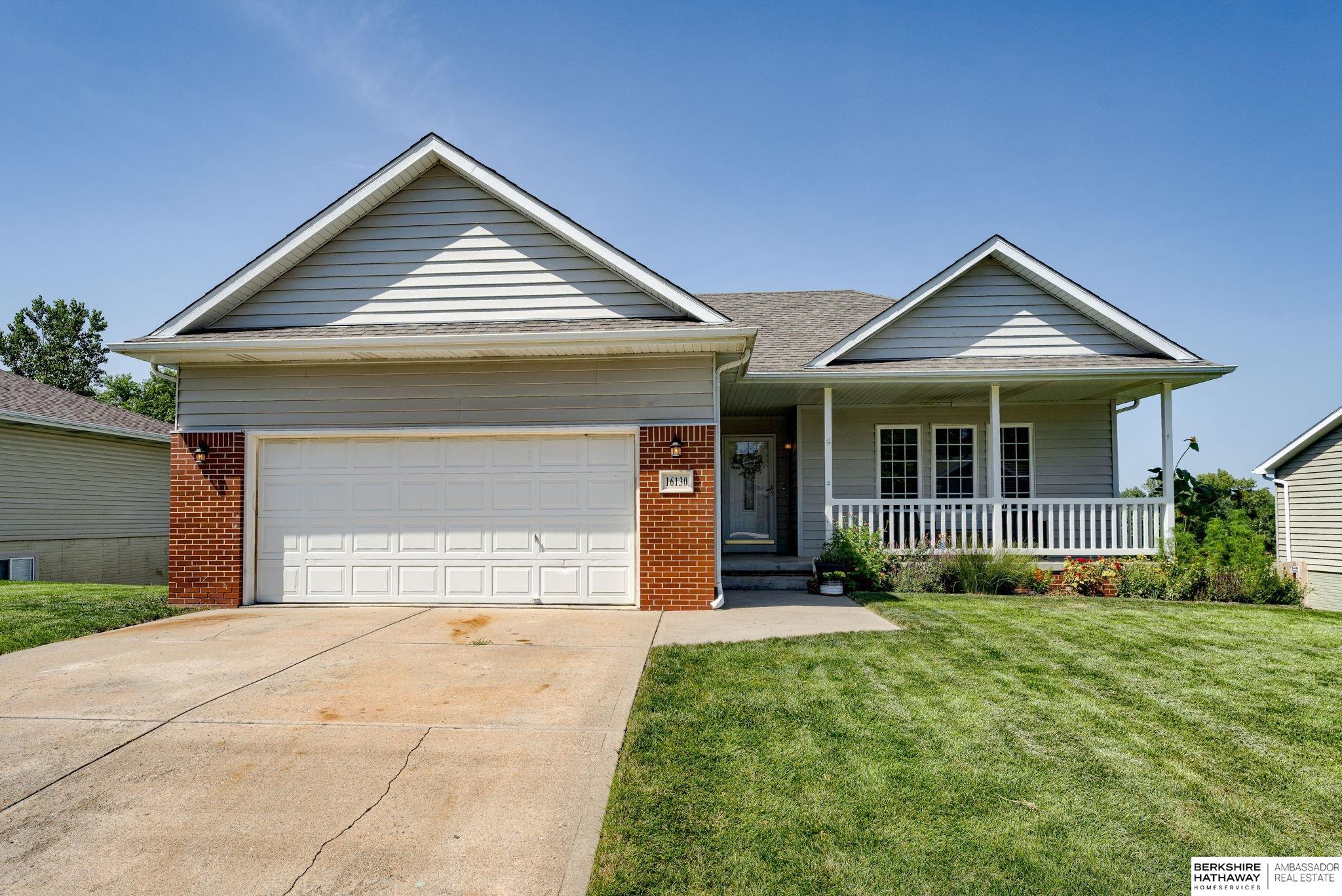 Omaha, Nebraska 68136, United States, 4 Bedrooms Bedrooms, ,3 BathroomsBathrooms,Residential,Active,216881