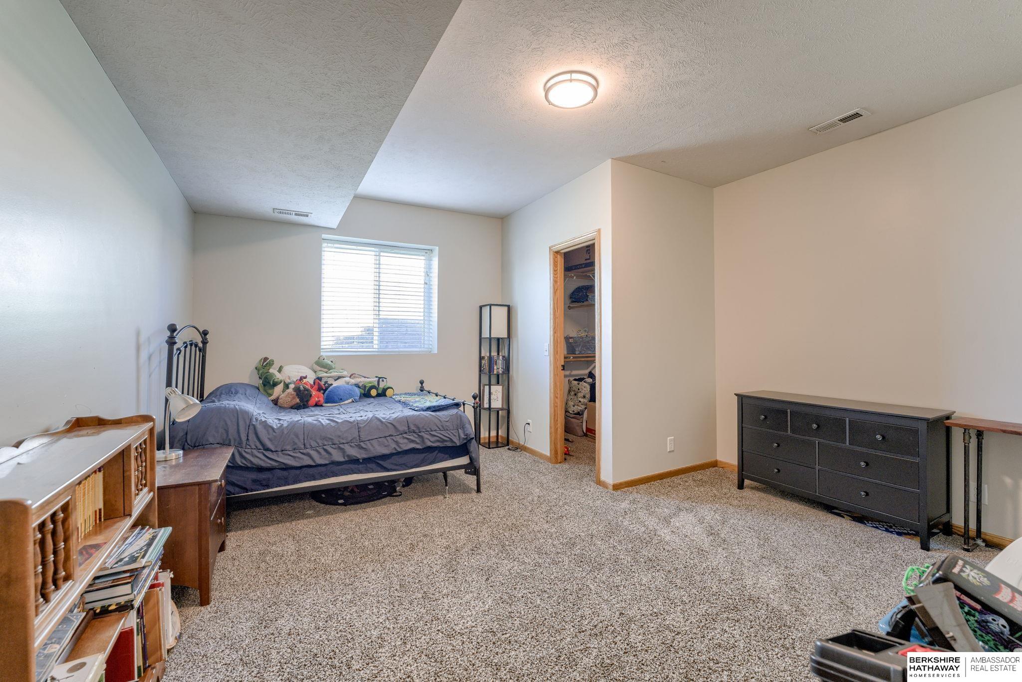 Omaha, Nebraska 68136, United States, 4 Bedrooms Bedrooms, ,3 BathroomsBathrooms,Residential,Active,216881