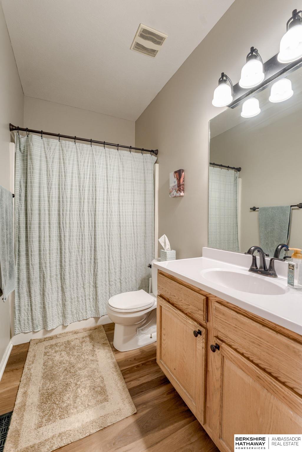 Omaha, Nebraska 68136, United States, 4 Bedrooms Bedrooms, ,3 BathroomsBathrooms,Residential,Active,216881