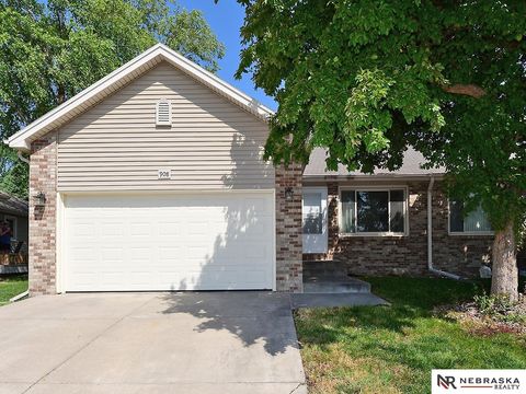 Photo of 908 Newport Boulevard, Lincoln, NE 68521 (MLS # 22614630)