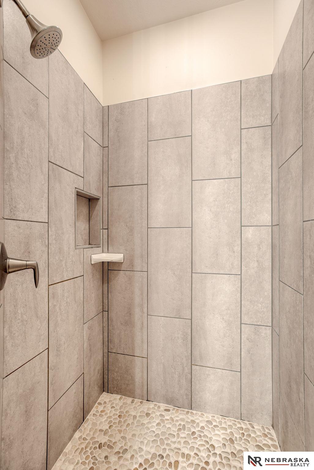 Omaha, Nebraska 68116, United States, 2 Bedrooms Bedrooms, ,2 BathroomsBathrooms,Residential,Pending,192626