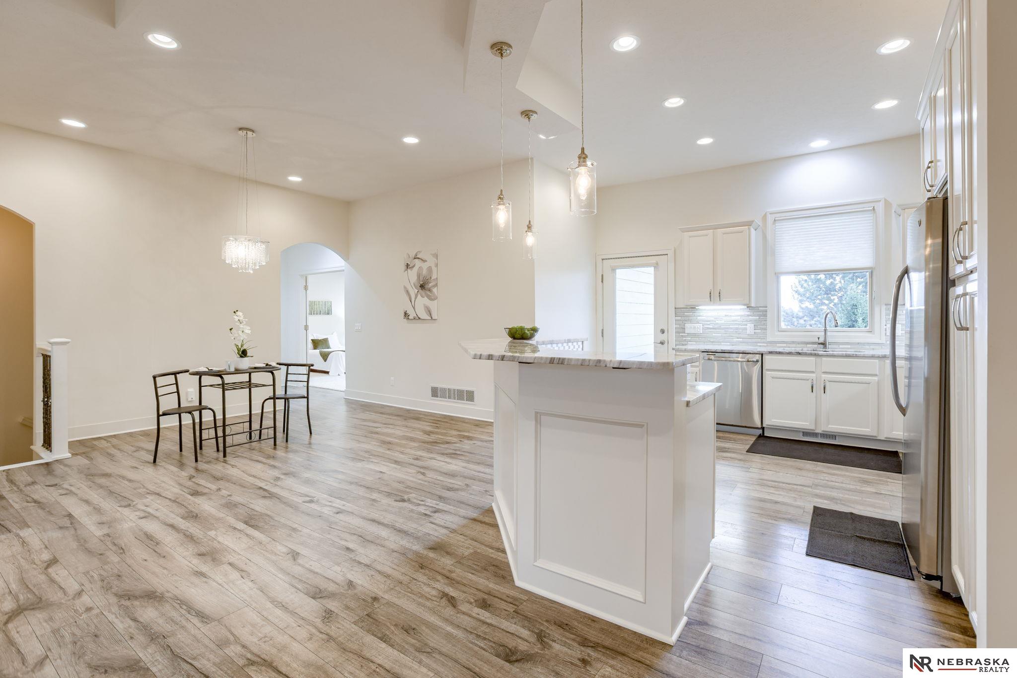 Omaha, Nebraska 68116, United States, 2 Bedrooms Bedrooms, ,2 BathroomsBathrooms,Residential,Pending,192626