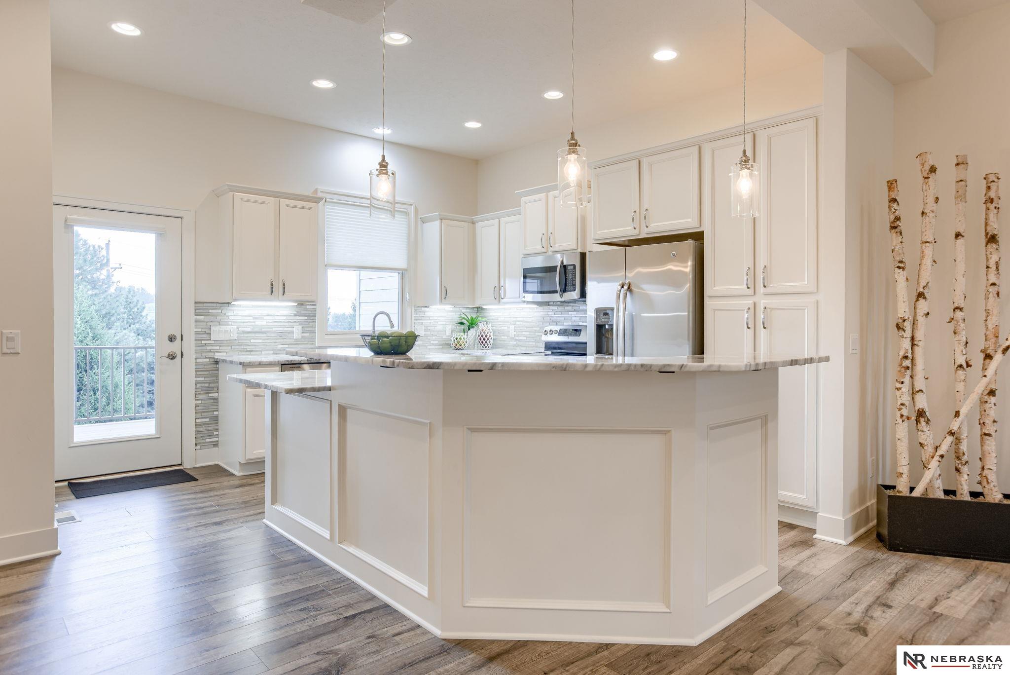 Omaha, Nebraska 68116, United States, 2 Bedrooms Bedrooms, ,2 BathroomsBathrooms,Residential,Pending,192626