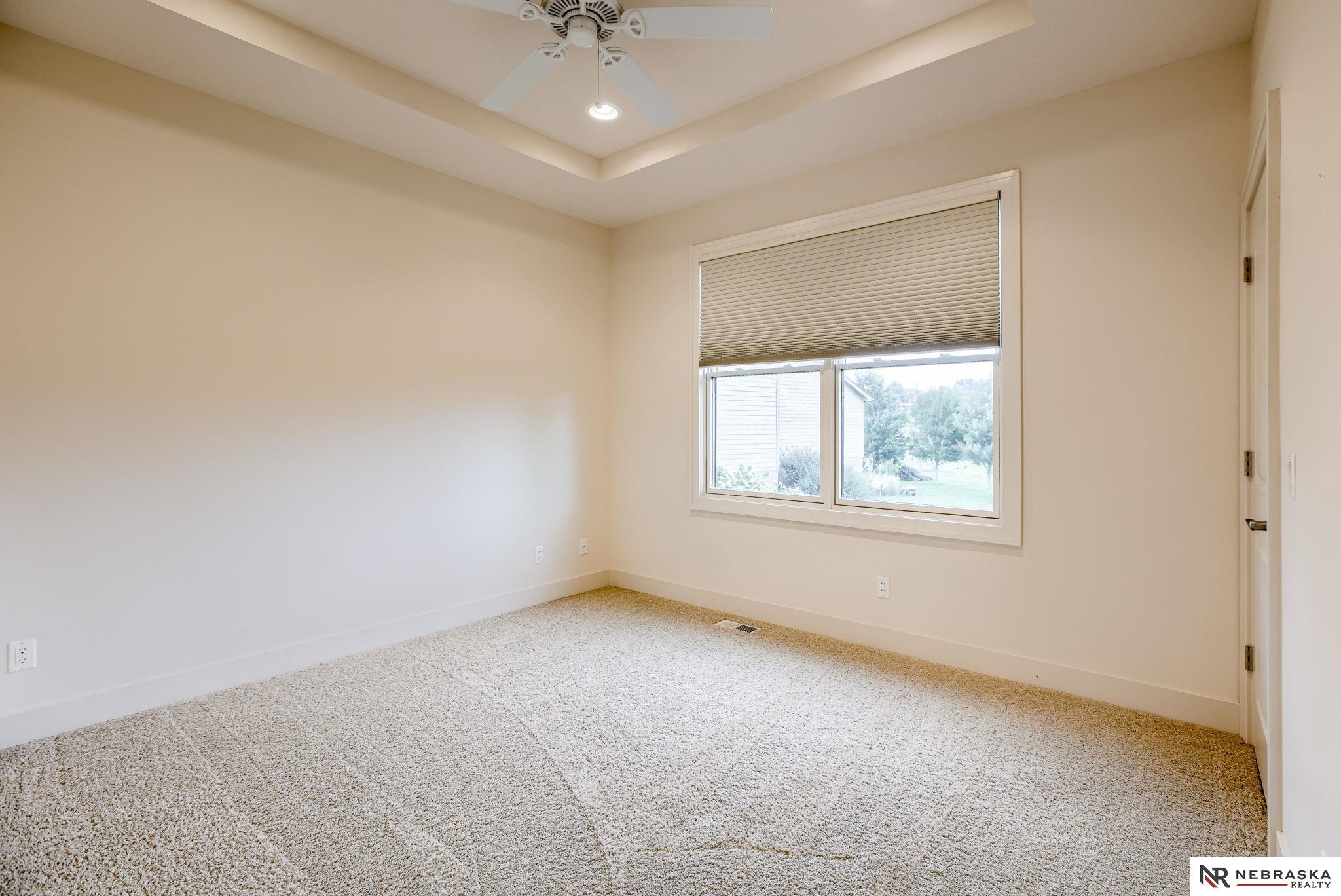 Omaha, Nebraska 68116, United States, 2 Bedrooms Bedrooms, ,2 BathroomsBathrooms,Residential,Pending,192626