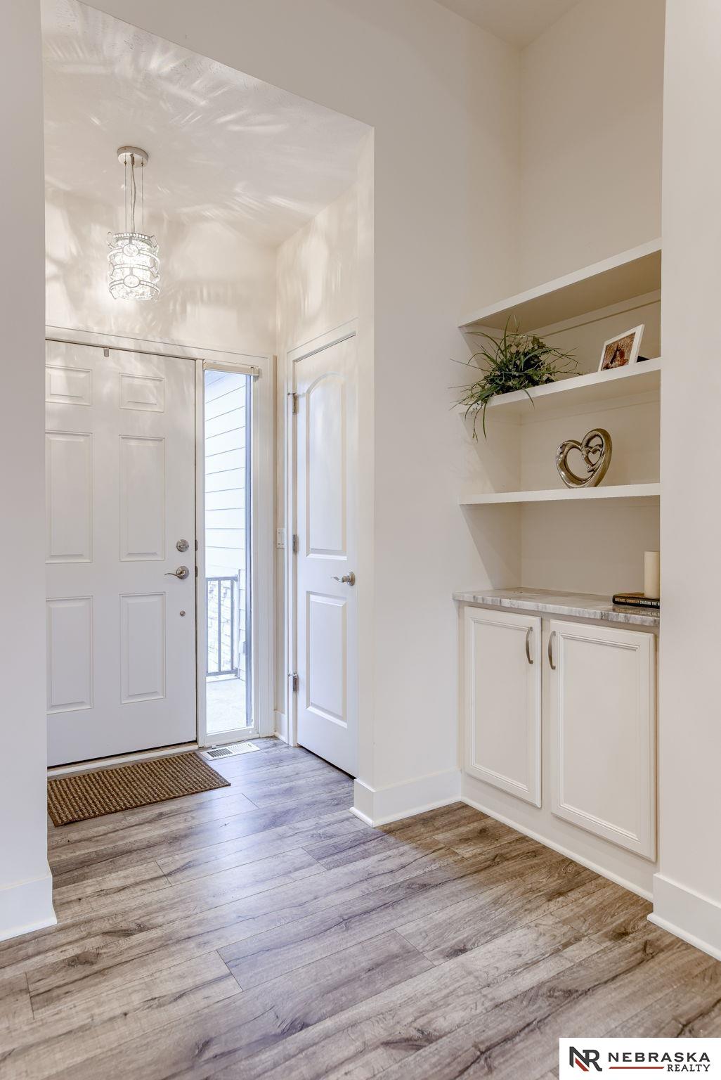 Omaha, Nebraska 68116, United States, 2 Bedrooms Bedrooms, ,2 BathroomsBathrooms,Residential,Pending,192626