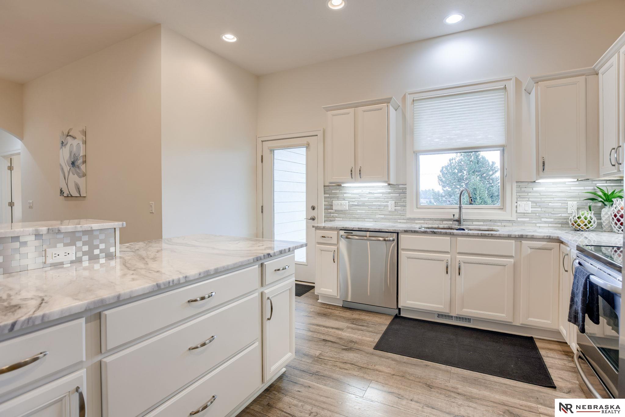 Omaha, Nebraska 68116, United States, 2 Bedrooms Bedrooms, ,2 BathroomsBathrooms,Residential,Pending,192626