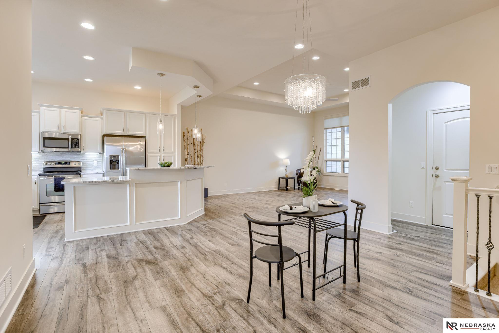 Omaha, Nebraska 68116, United States, 2 Bedrooms Bedrooms, ,2 BathroomsBathrooms,Residential,Pending,192626