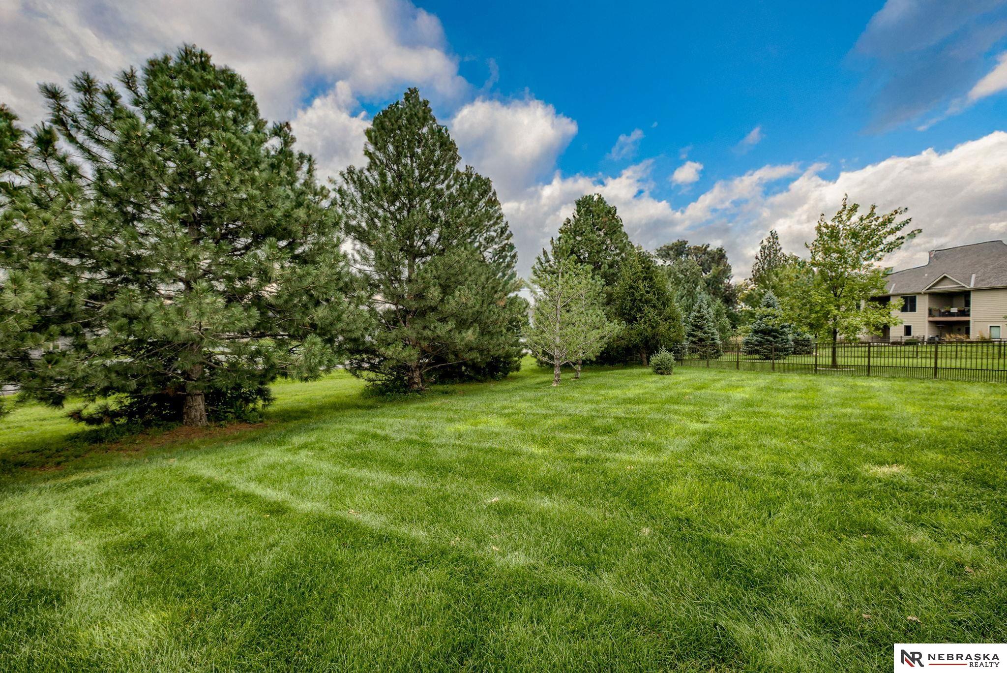 Omaha, Nebraska 68116, United States, 2 Bedrooms Bedrooms, ,2 BathroomsBathrooms,Residential,Pending,192626