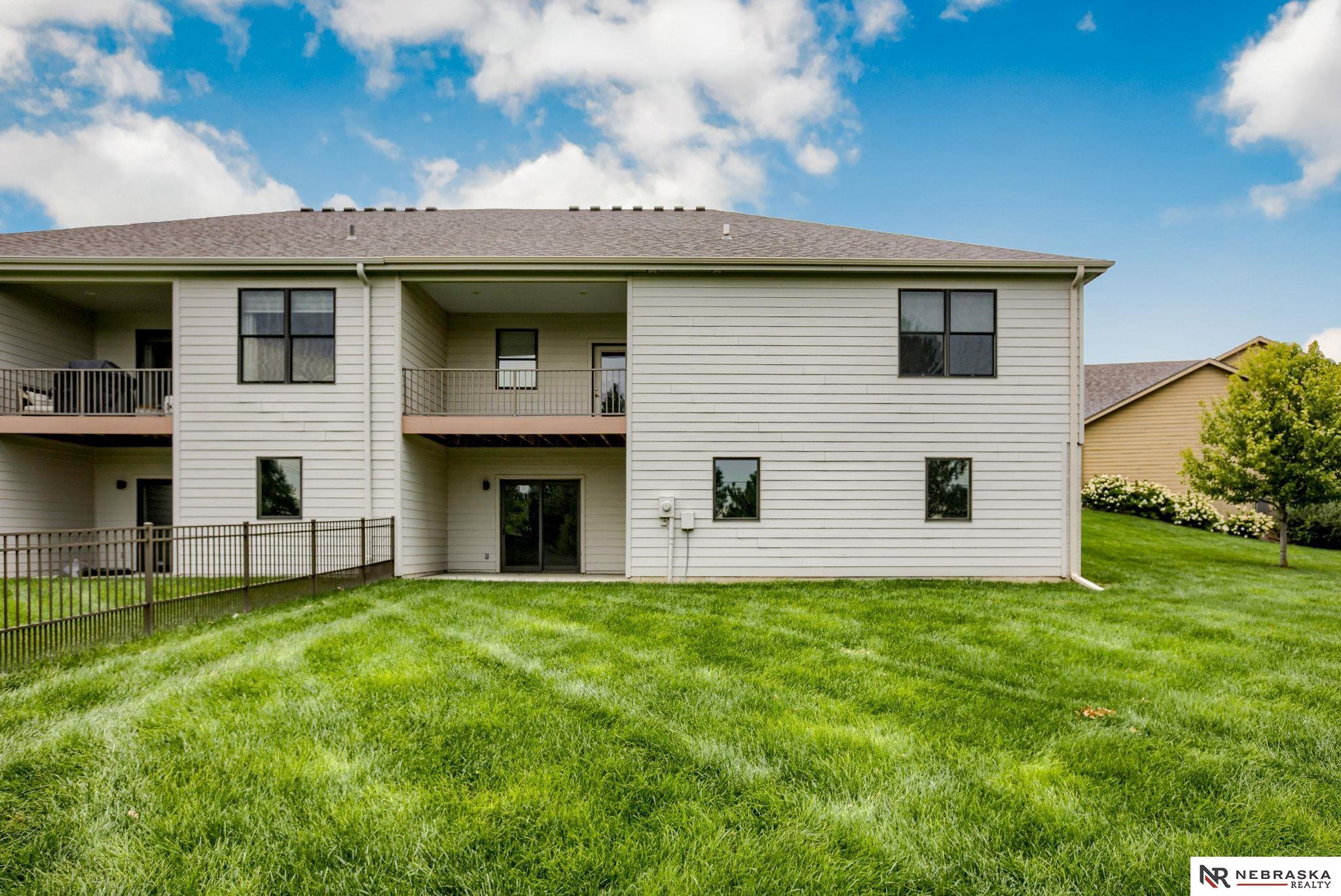 Omaha, Nebraska 68116, United States, 2 Bedrooms Bedrooms, ,2 BathroomsBathrooms,Residential,Pending,192626