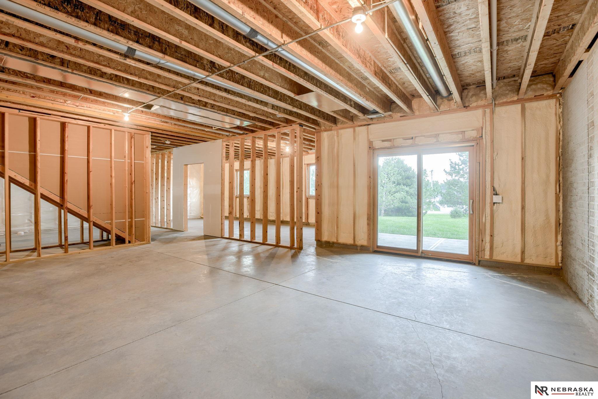 Omaha, Nebraska 68116, United States, 2 Bedrooms Bedrooms, ,2 BathroomsBathrooms,Residential,Pending,192626