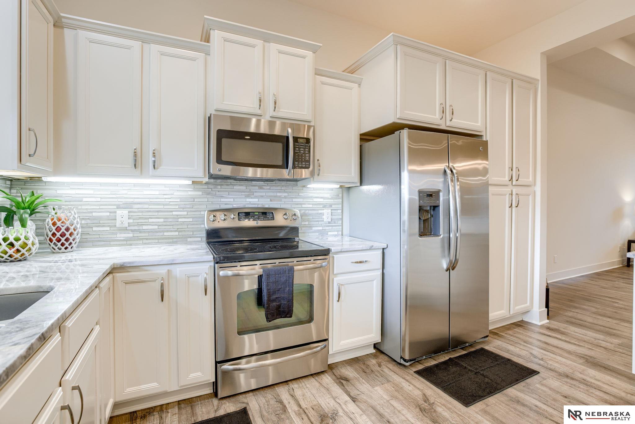 Omaha, Nebraska 68116, United States, 2 Bedrooms Bedrooms, ,2 BathroomsBathrooms,Residential,Pending,192626