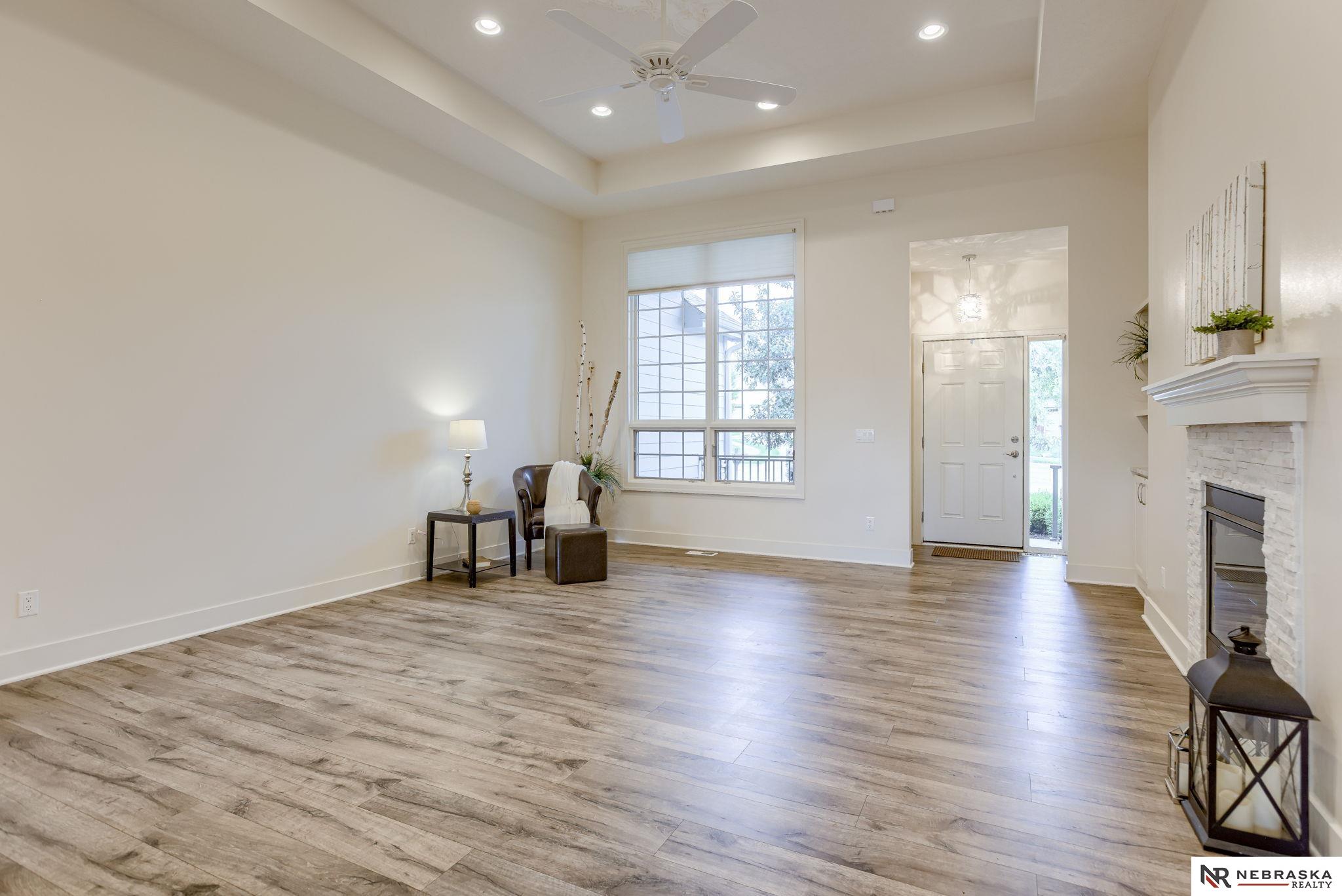 Omaha, Nebraska 68116, United States, 2 Bedrooms Bedrooms, ,2 BathroomsBathrooms,Residential,Pending,192626