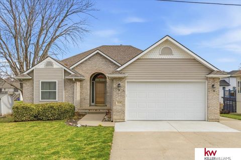 Photo of 1138 Beaver Lake Boulevard, Plattsmouth, NE 68048 (MLS # 22607480)