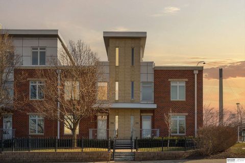 Photo of 723 Riverfront Drive #17, Omaha, NE 68102 (MLS # 22535368)