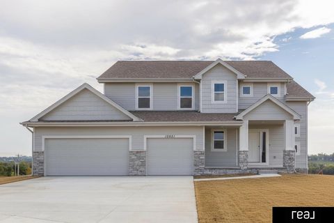 Photo of 10651 S 102 Avenue, Papillion, NE 68046 (MLS # 22608341)