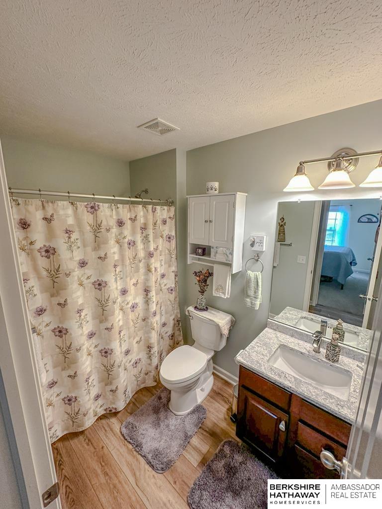 Bennington, Nebraska 68007, United States, 3 Bedrooms Bedrooms, ,2 BathroomsBathrooms,Residential,Active,246916