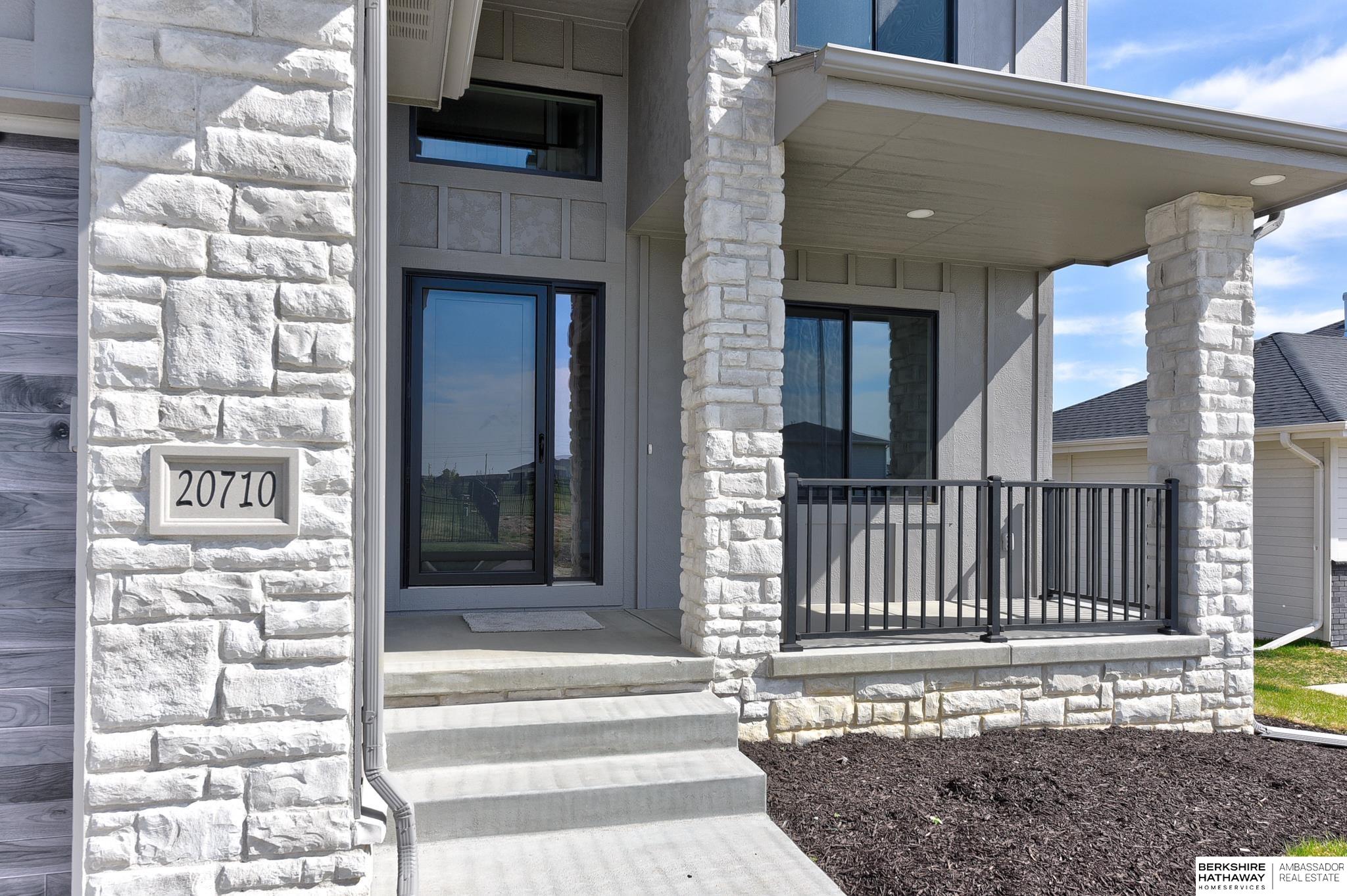 Elkhorn, Nebraska 68022, United States, 4 Bedrooms Bedrooms, ,3 BathroomsBathrooms,Residential,Active,23368