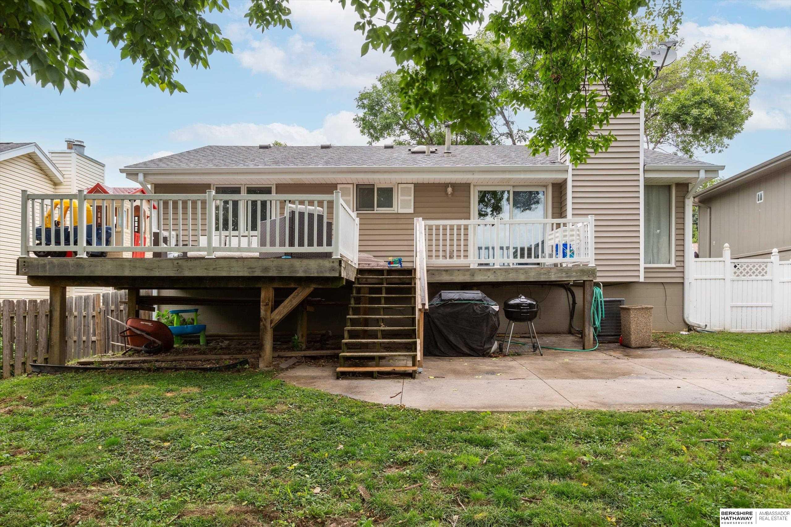 Omaha, Nebraska 68144, United States, 3 Bedrooms Bedrooms, ,2 BathroomsBathrooms,Residential,Pending,203975