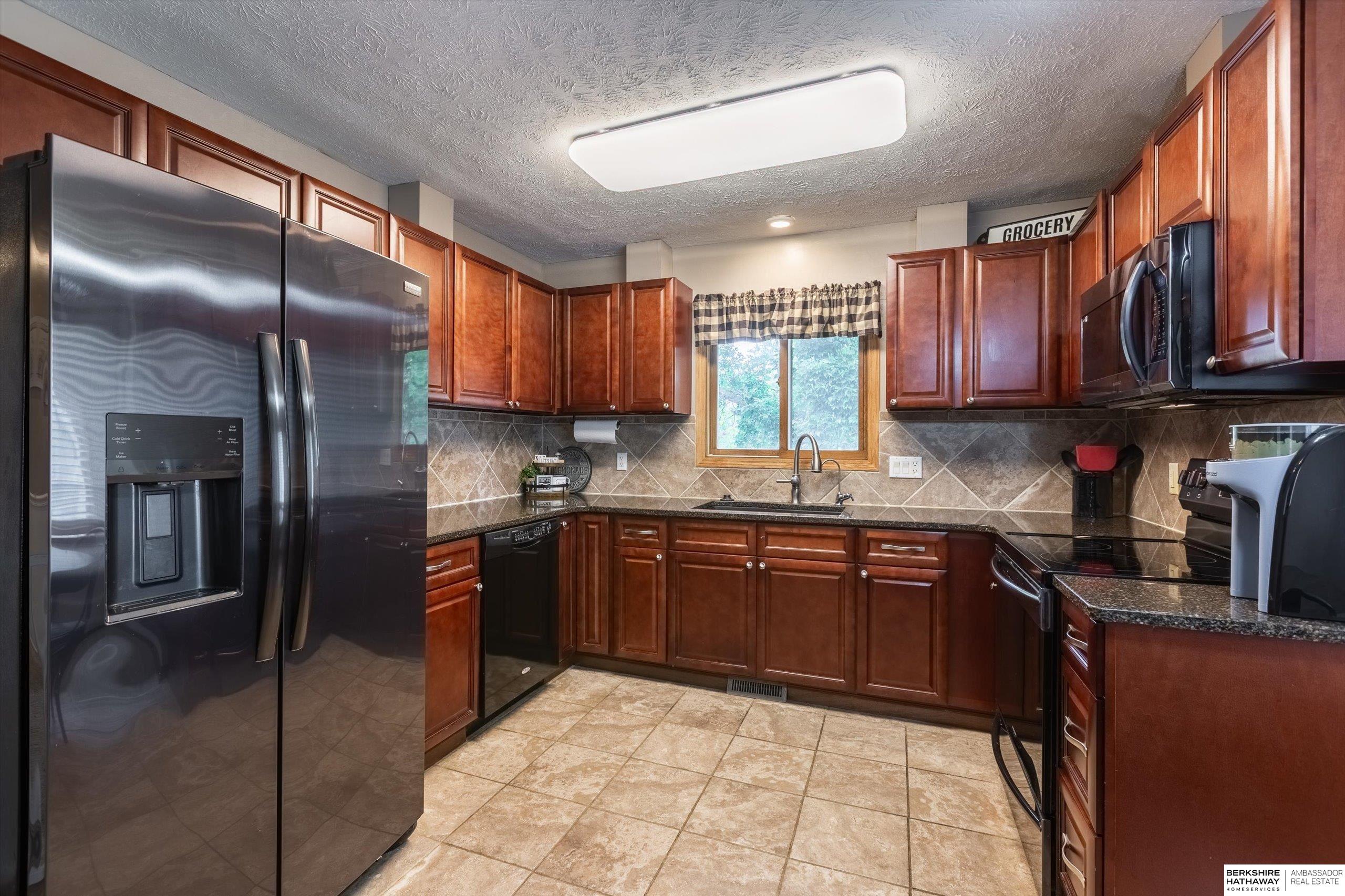 Omaha, Nebraska 68144, United States, 3 Bedrooms Bedrooms, ,2 BathroomsBathrooms,Residential,Pending,203975