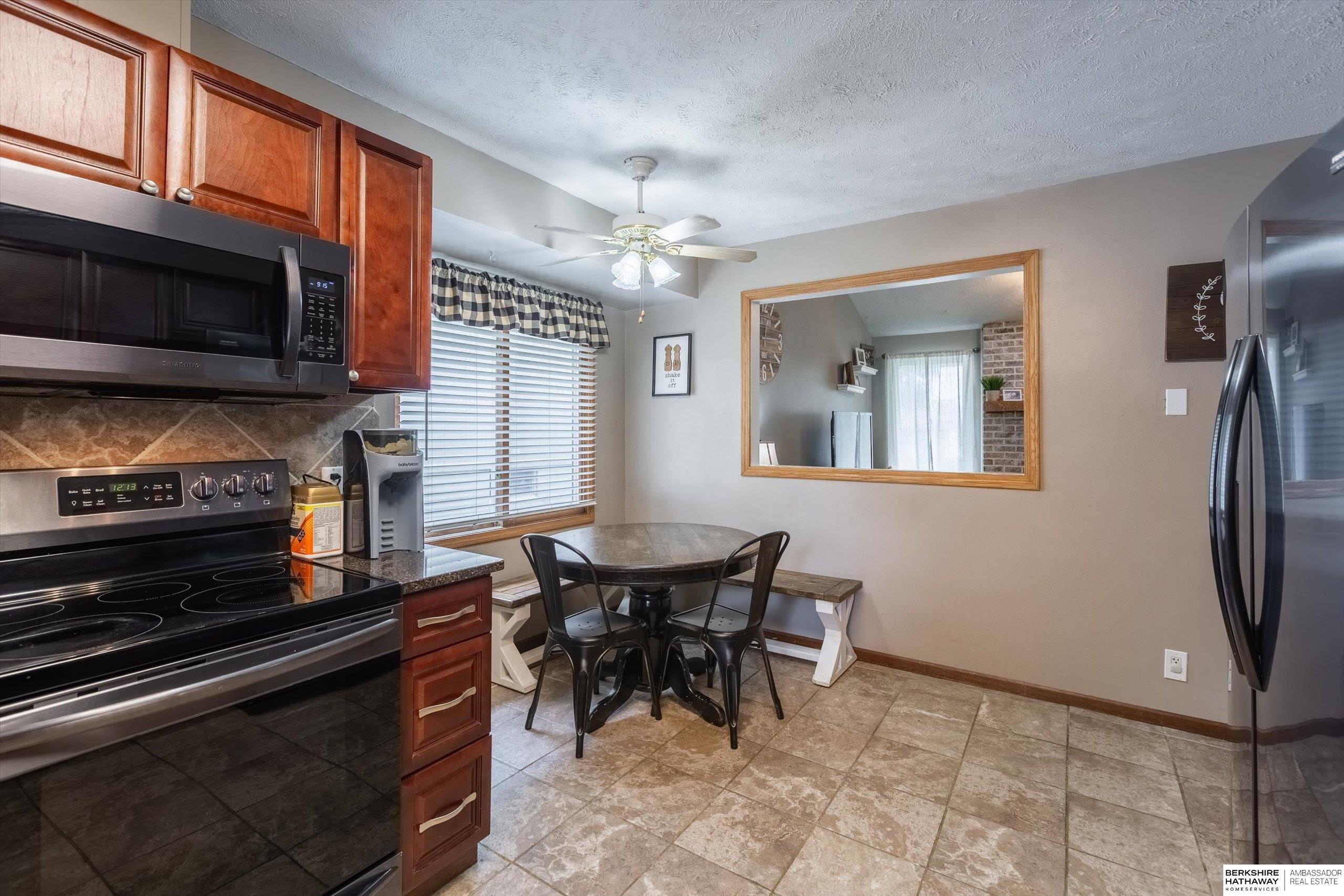 Omaha, Nebraska 68144, United States, 3 Bedrooms Bedrooms, ,2 BathroomsBathrooms,Residential,Pending,203975