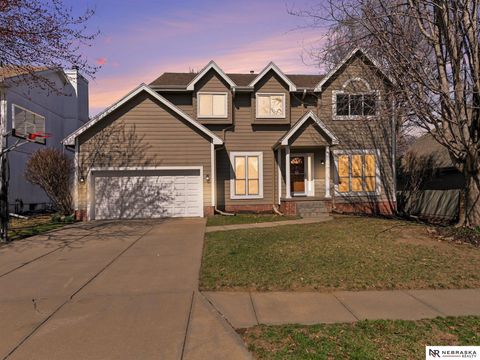 Photo of 13518 Taylor Street, Omaha, NE 68164 (MLS # 22606759)