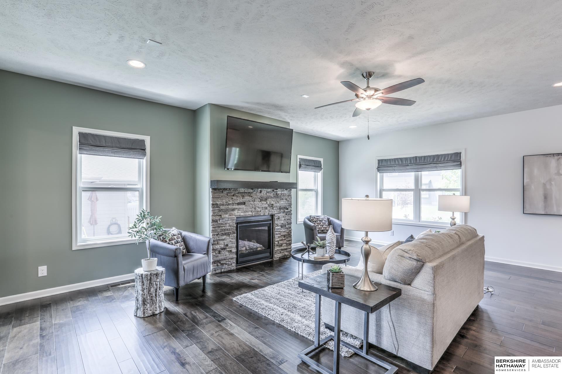 Gretna, Nebraska 68028, United States, 4 Bedrooms Bedrooms, ,3 BathroomsBathrooms,Residential,Active,169502