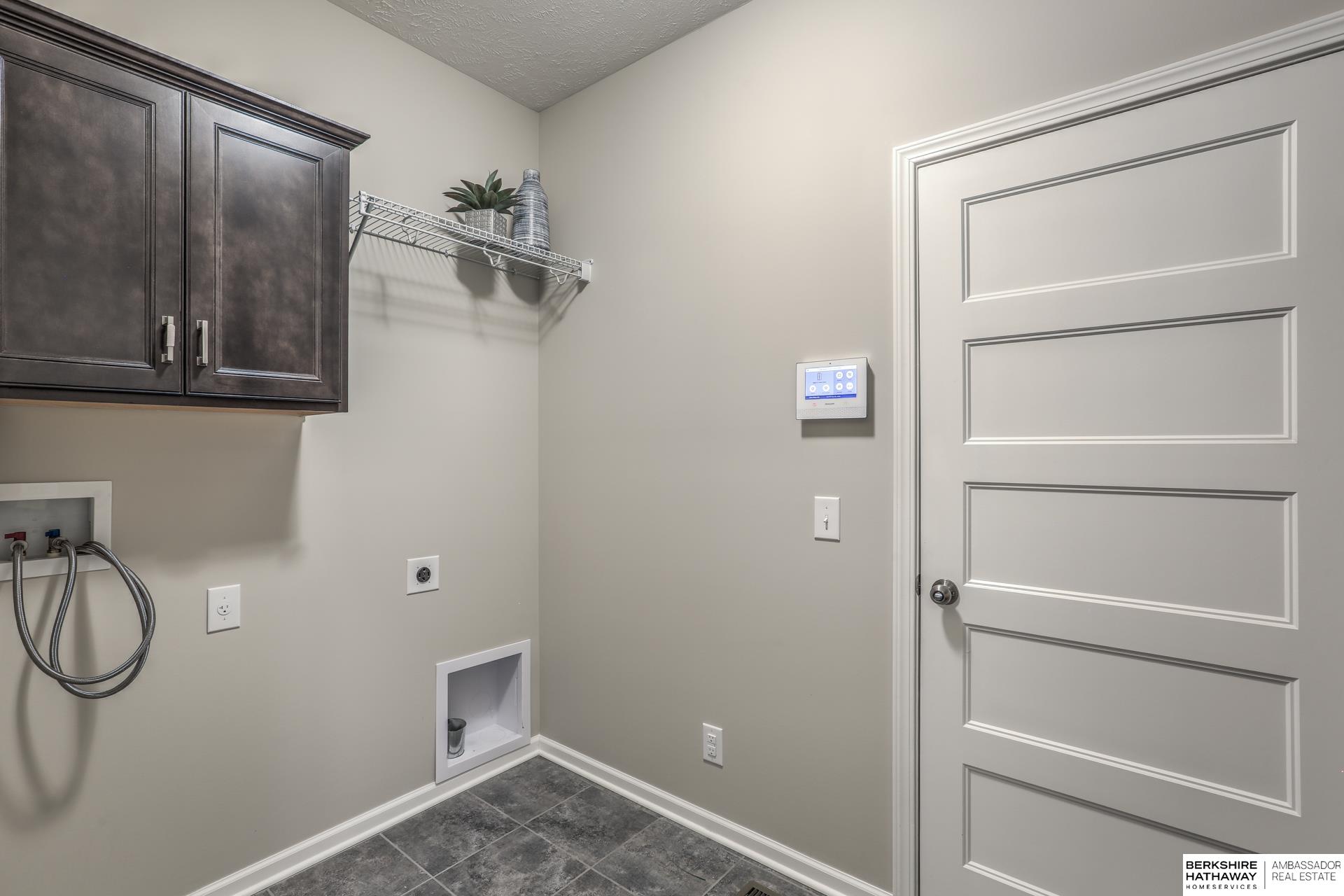 Gretna, Nebraska 68028, United States, 4 Bedrooms Bedrooms, ,3 BathroomsBathrooms,Residential,Active,169502