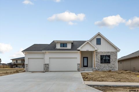 Photo of 8612 Reed Street, Papillion, NE 68046 (MLS # 22601137)