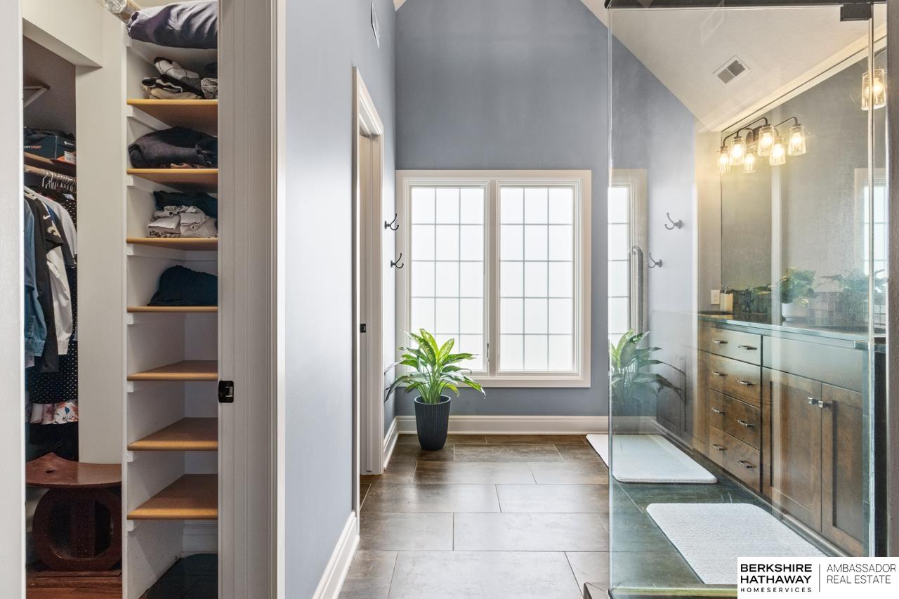 Omaha, Nebraska 68130, United States, 4 Bedrooms Bedrooms, ,4 BathroomsBathrooms,Residential,Active,159816